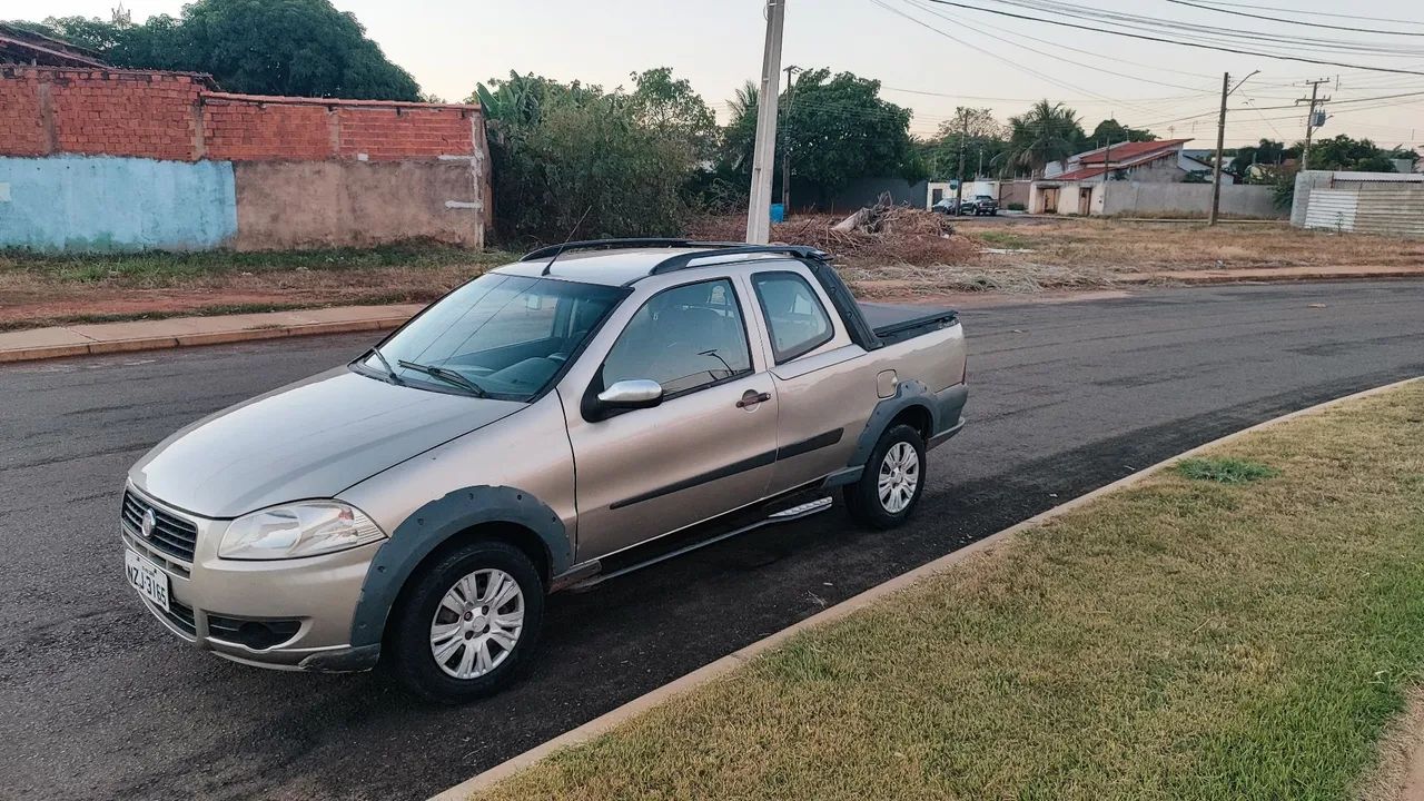 Fiat Strada Working Celeb.1.4 Fire Flex 8V CD 2012 - Foto 2