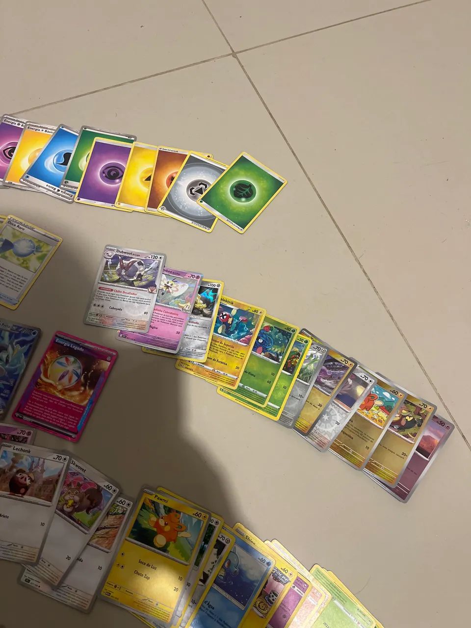83 cartas Pokémon e 3 raras - Foto 5
