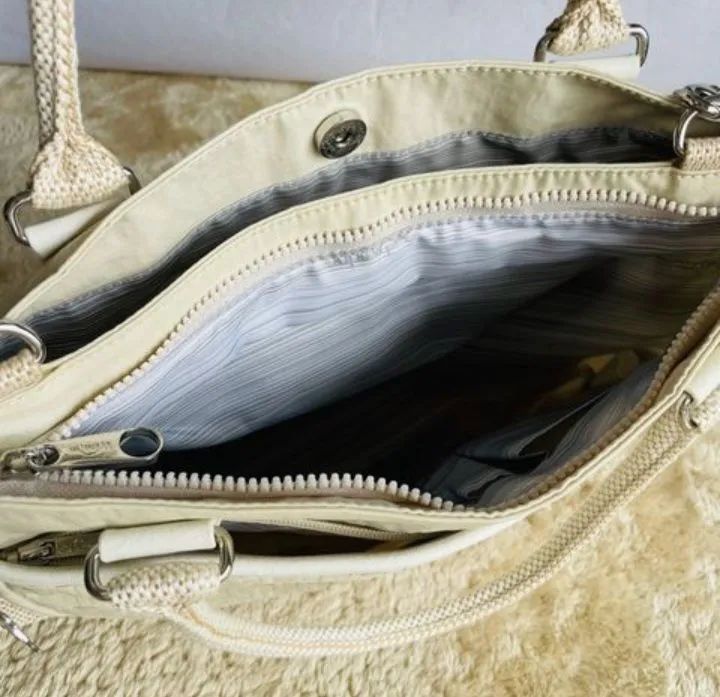 Bolsa kipling original creme comprada no Japão  - Foto 3