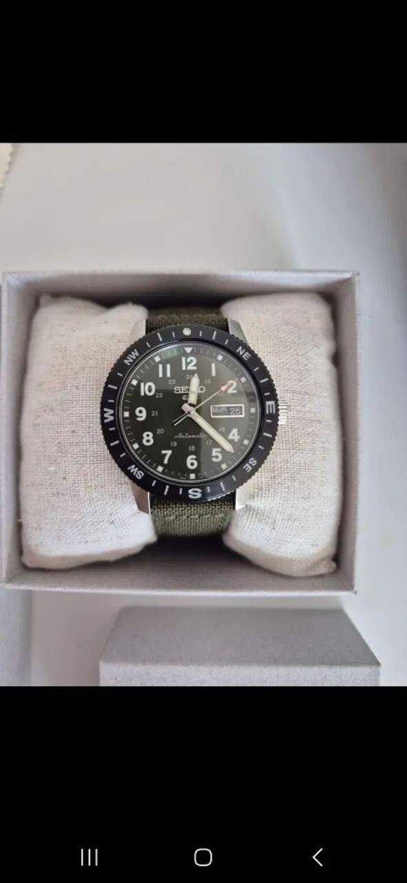 Seiko 5 Field