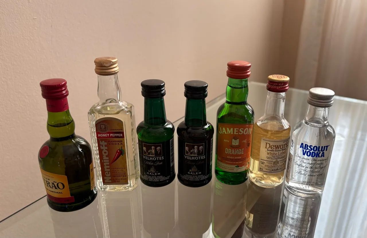 Miniaturas diversas bebidas importadas - Foto 3