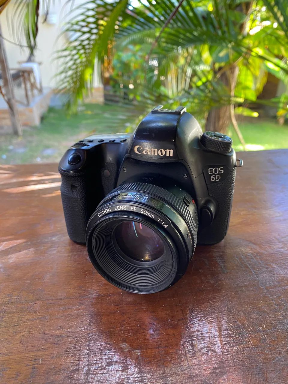 Canon EOS 6D Câmera Profissional Digital + Lente 50mm f1.4 + 2 baterias e carregador