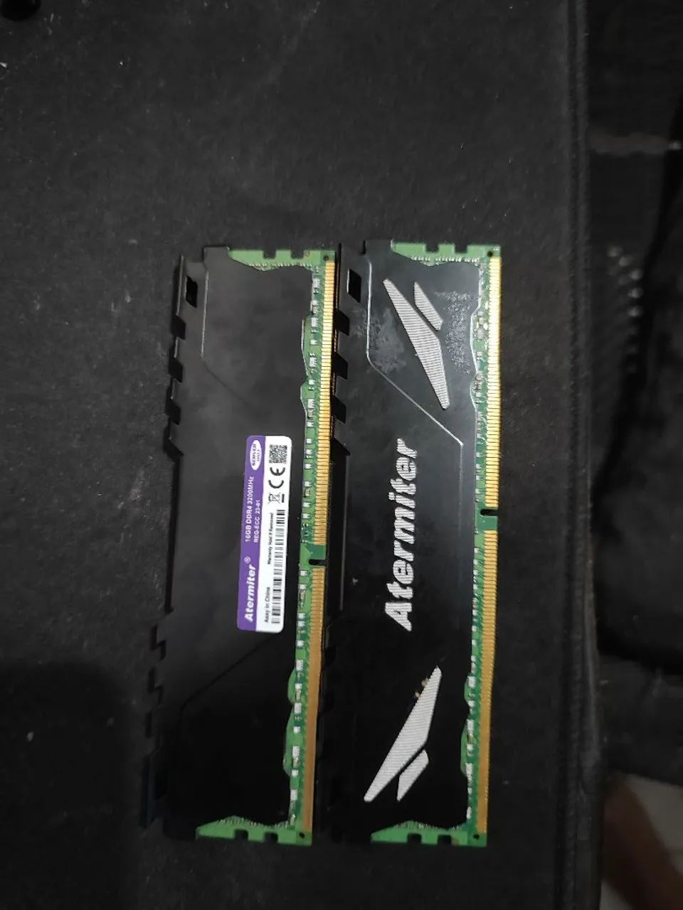 Vendo 2 pentes de 16 gb 3200hz Artemiter ( Compatível com kit xeon ) 