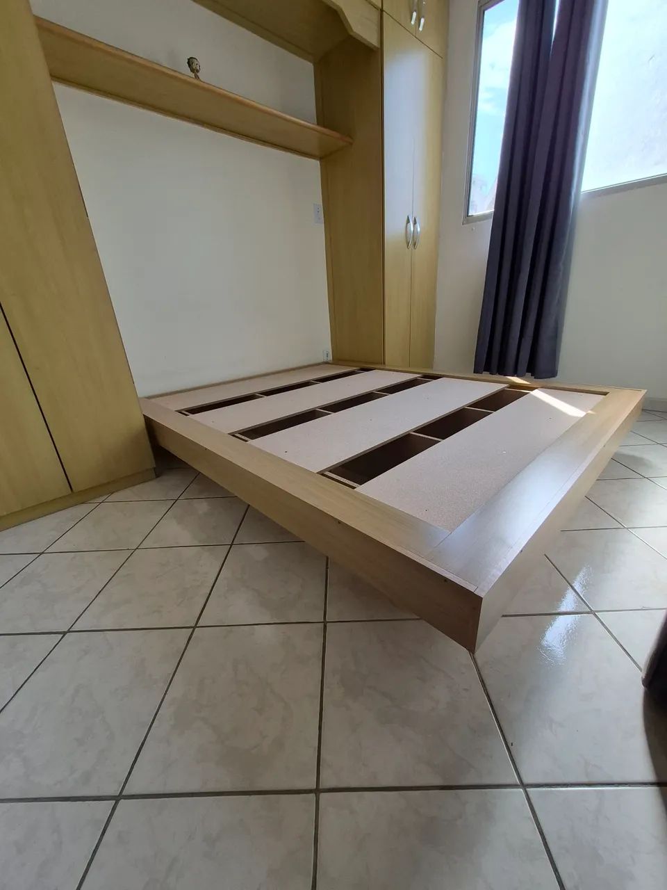 Cama casal Queen 