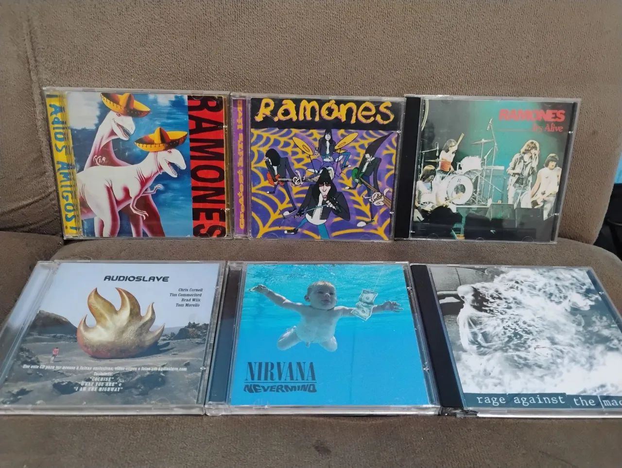 Cds Lote Punk Rock e Grunge ( Nirvana , Ramones , Audioslave ) - Foto 2