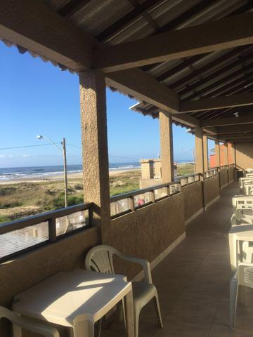 Tramandai beira mar com piscina vista da praia aptos kitnetes cabanas - Foto 4