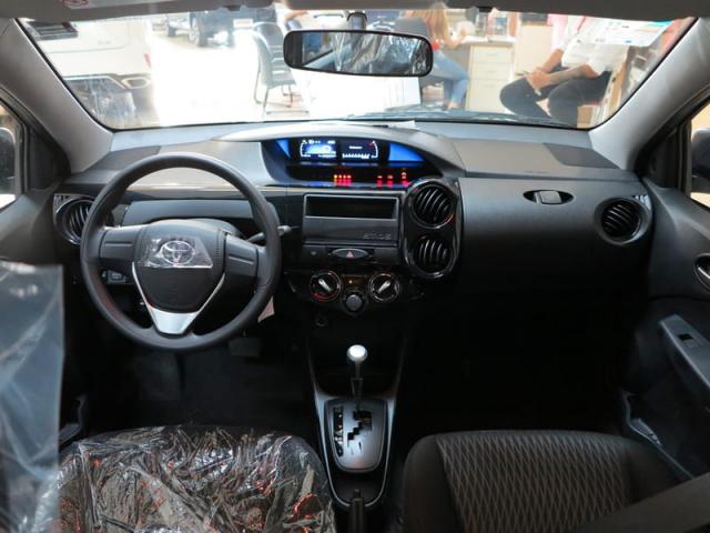 TOYOTA ETIOS HATCH X 13L AT 19/20 - Foto 13