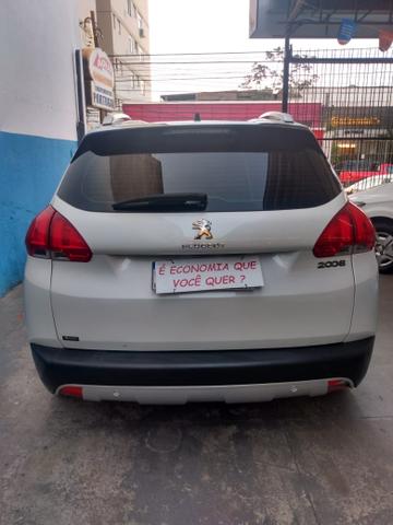 Peugeot 2008 ano 2017 1.6 completo com gnv injetado - Foto 4