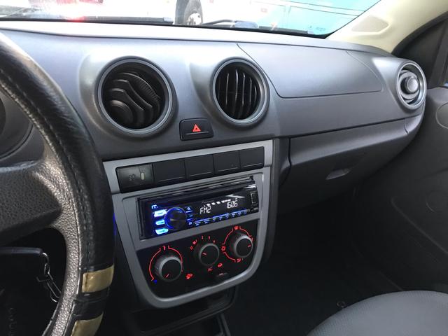 VW Saveiro 1.6 CE segundo Dono - Foto 12