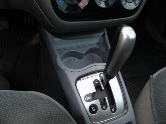 Fiat linea 2010 1.9 mpi hlx 16v flex 4p automatizado - Foto 14