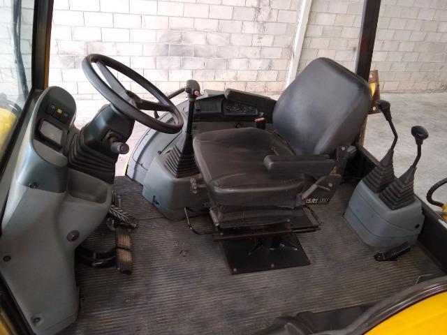 Retroescavadeira New Holland Lb90 4x2 Ano 1010 - Foto 5