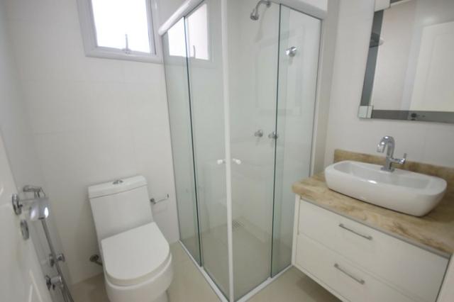 Lindo apto na Meia Praia - Mobiliado e Decorado/ 3 Suítes +2 Vagas , Lazer Completo - Foto 20