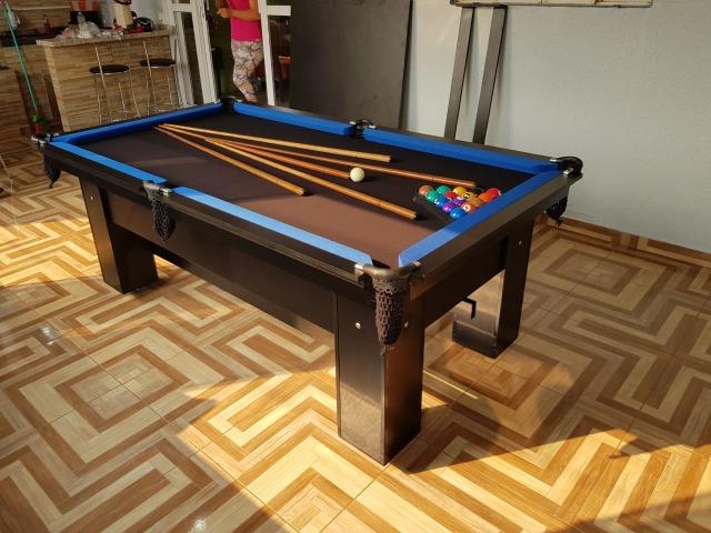 Mesa Charme Carlin Bilhares Cor Preta Tecido Preto e Borda Azul Mod. QWWS4222