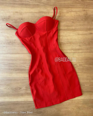 vestido decote meia taça