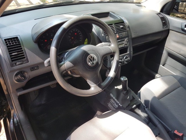 VW POLO SEDAN