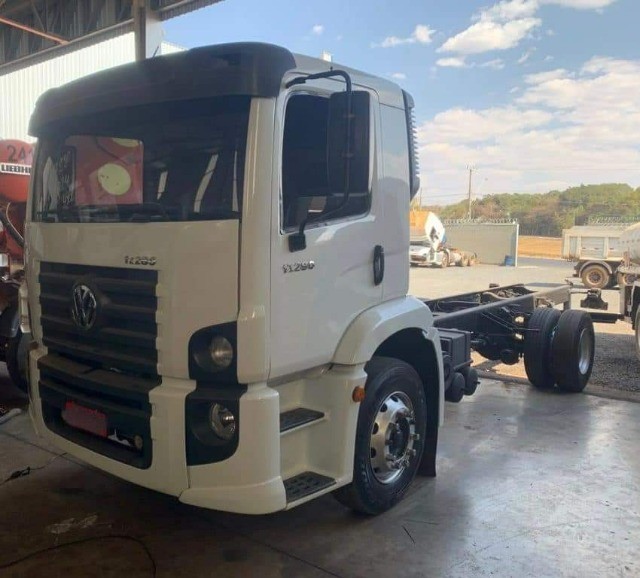 VOLKSWAGEN 17.280 6X2 / TRANSFERÊNCIA DE FINANCIAMENTO