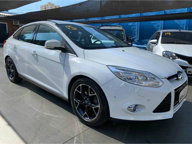 FORD FOCUS SEDAN TITANIUM PLUS 2015