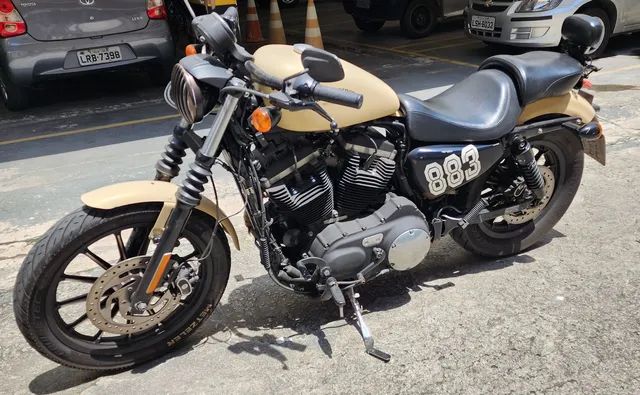 Harley 883 IRON n
