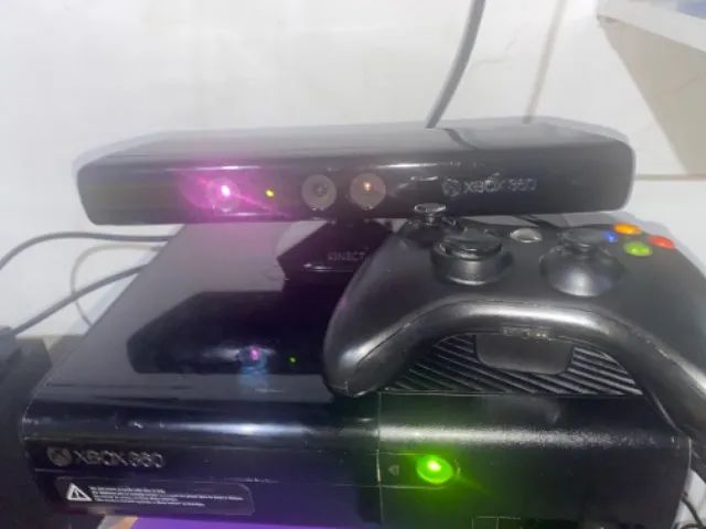 Console XBOX 360 4GB + Controle Sem Fio - Microsoft