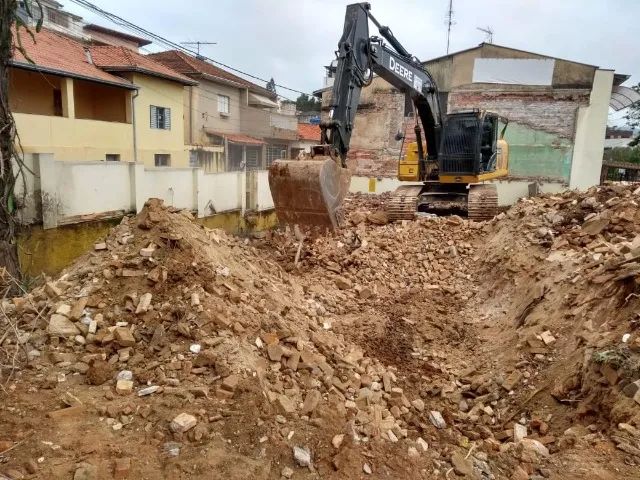 Demolição Residencial, Comercial, Industrial e Predial - Foto 5