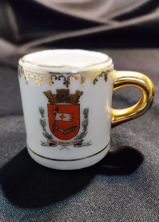 Pequena caneca em porcelana Mauá, vintage, retrô, colecionismo,  decoração...