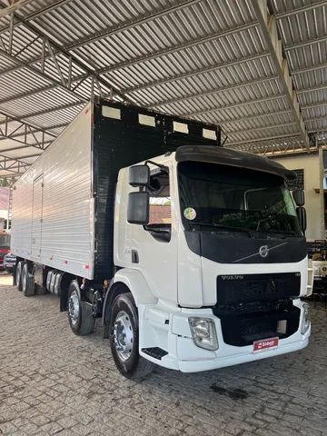 Volvo VM 330 Baú 2014 - Foto 2