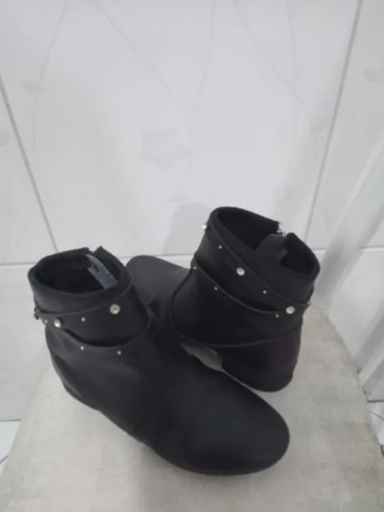 Bota de Couro feminina cano curto - Foto 2