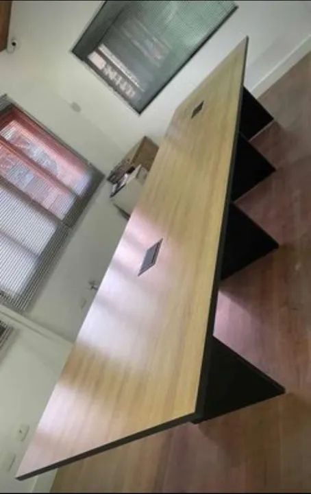 MESA DE REUNIÃO