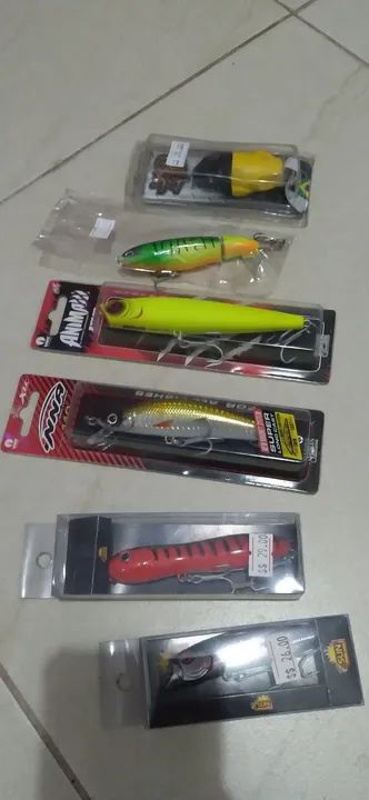 Tudo por 100 ....iscas artificiais novas 