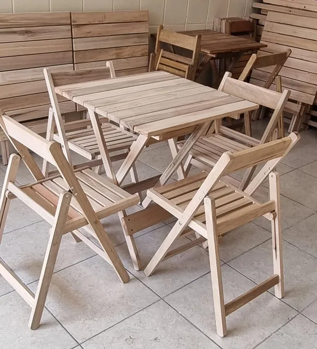 Conjunto Mesa e Cadeiras Dobráveis Madeira