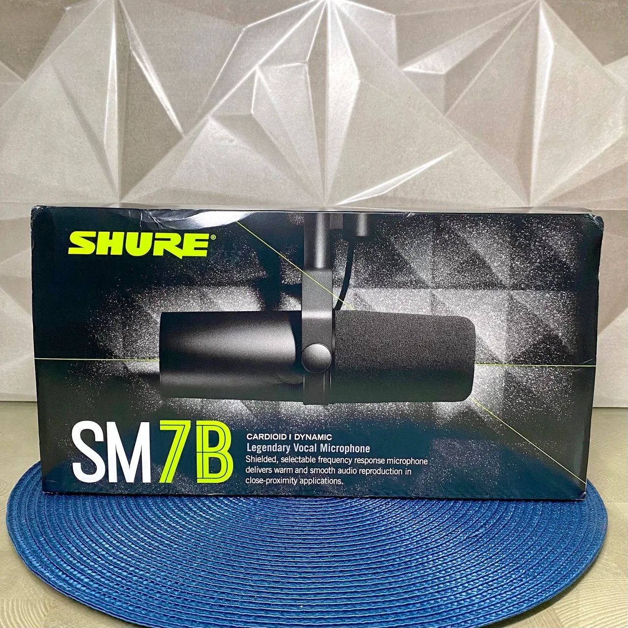 Shure SM7B Professional Microphone64341323742722122