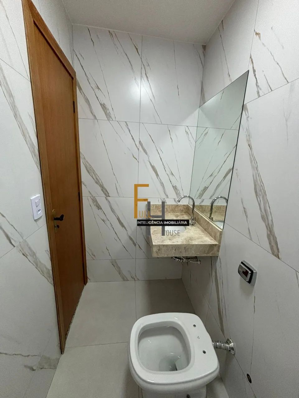CASA COM 2 QUARTOS I COZINHA COM ARMARIOS PLANEJADOS I PISO PORCELANATO - Foto 3