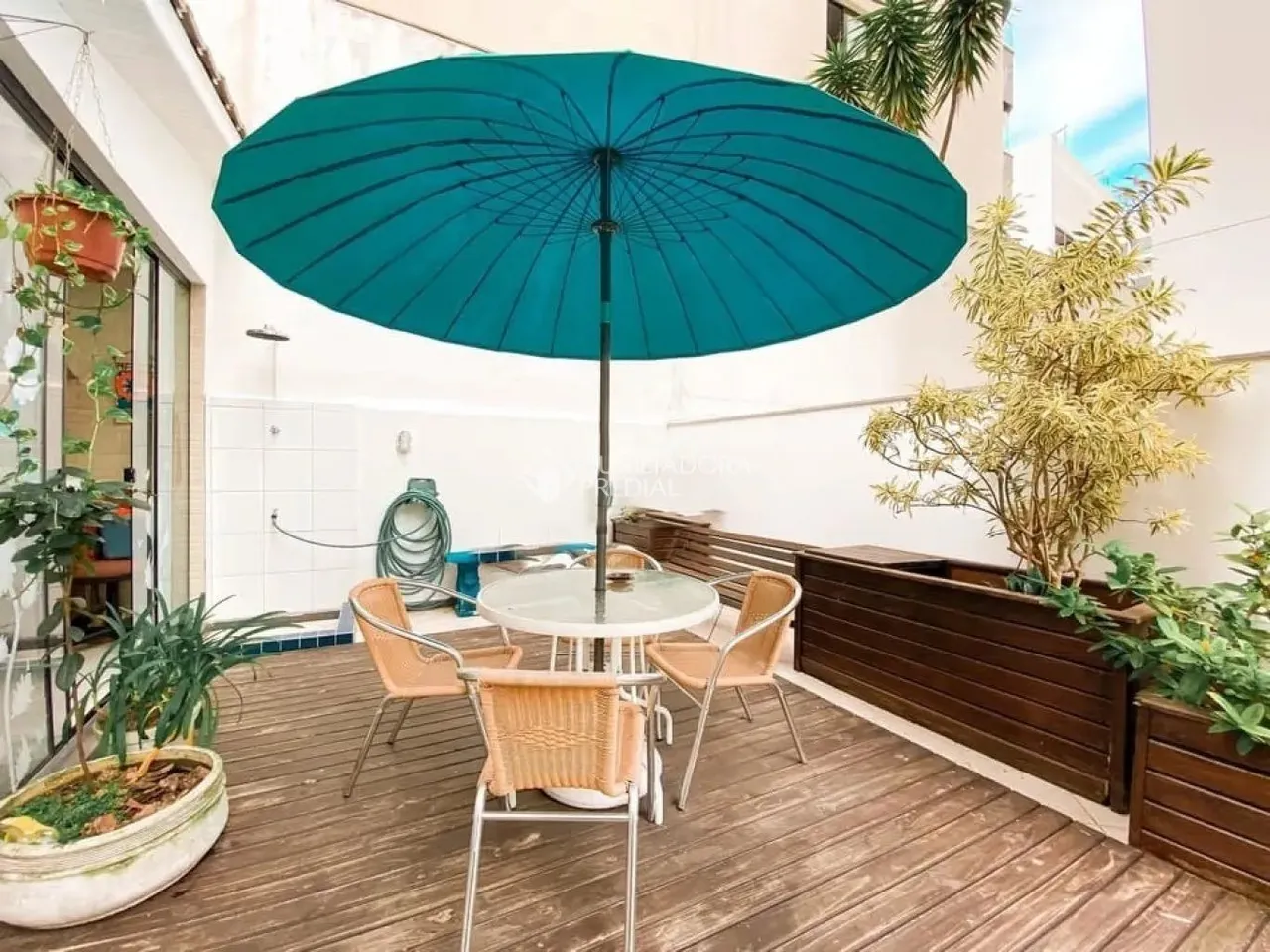 Apartamento à venda no Centro com 275 m² e 4 dormitórios/quartos disponíveis.