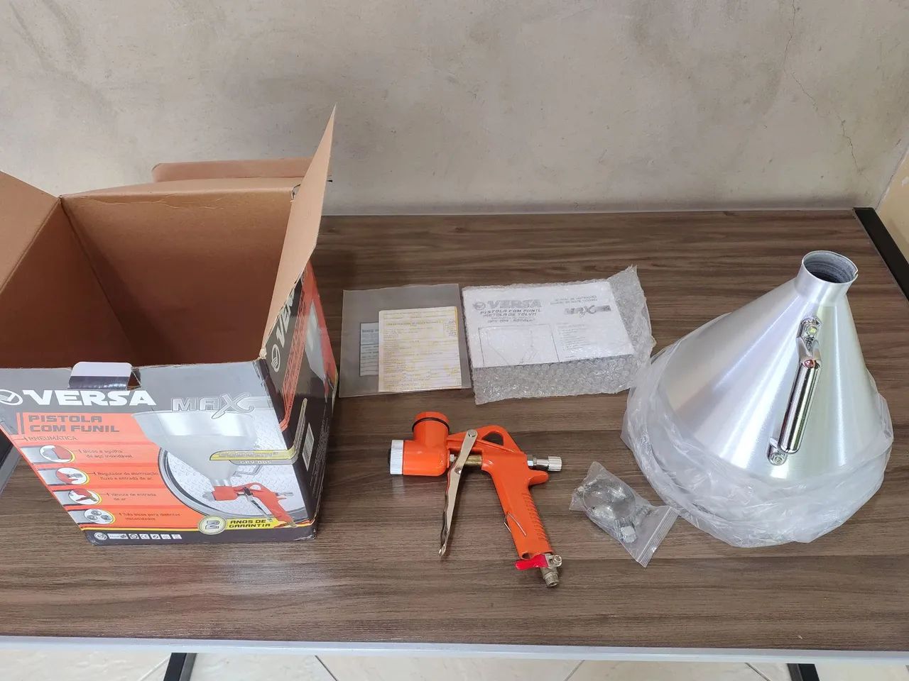 Pistola de Tolva Versa para textura caneca de alumínio 