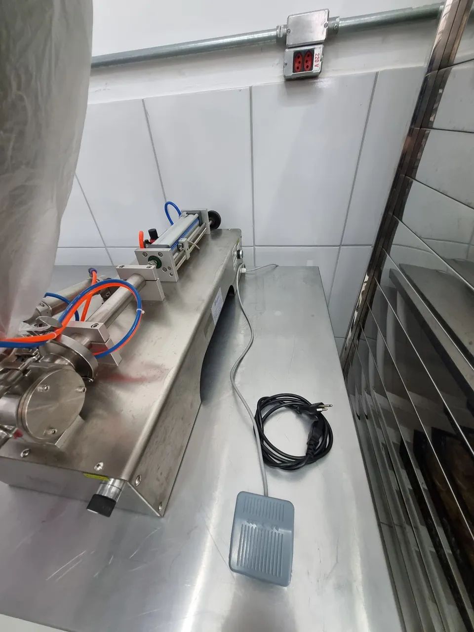 ENVASADORA REGISTRON PARA LÍQUIDOS E PASTOSOS DE 10 ML A 100 ML - Foto 5