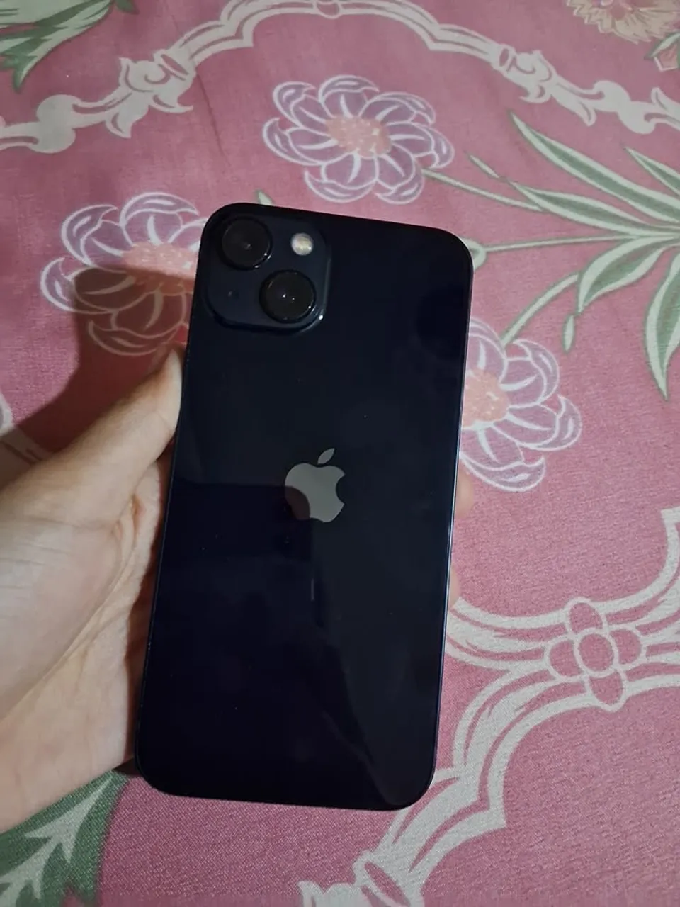 Vendo iPhone 13 com 1 ano de uso,divido também em 3x no cartão de crédito.