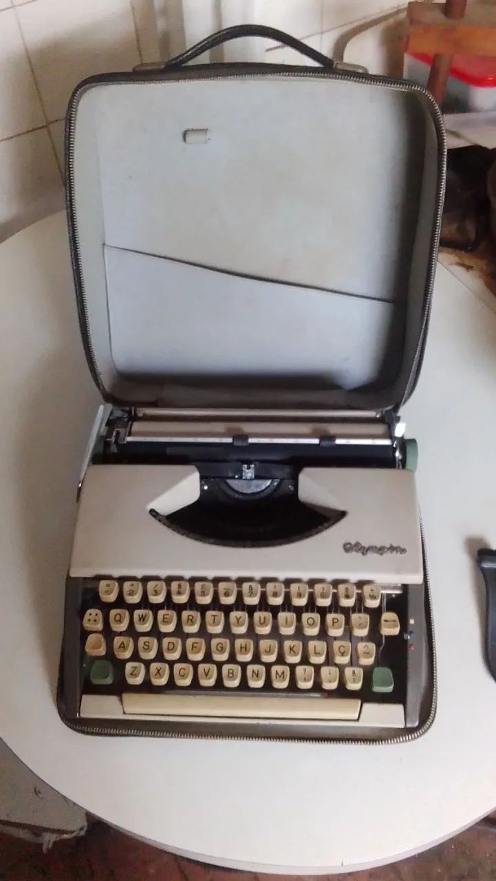 Máquina de escrever Olympia Travel  - Foto 2
