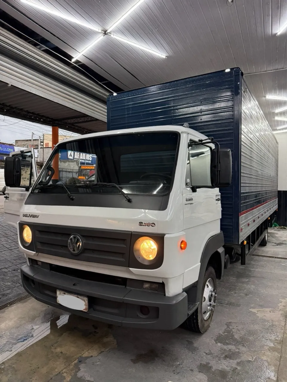 Vw 8-160 2013/2013 baú 7.40m