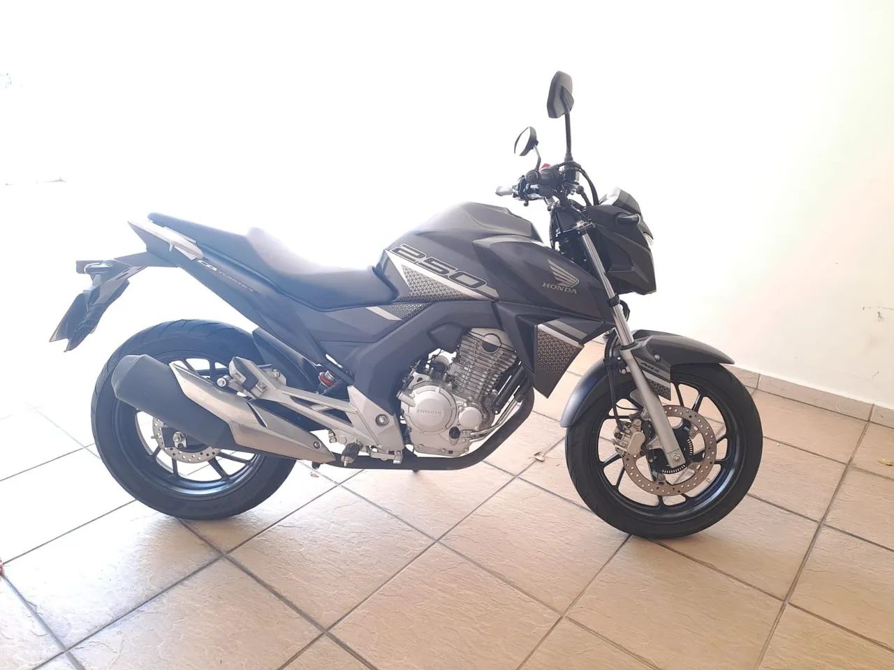 Honda CB TWISTER 250F 2022 - Impecável - Foto 2