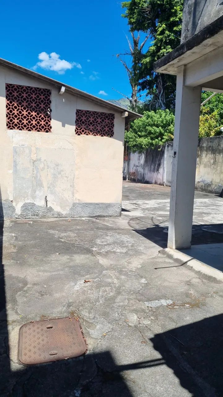 Bangu Vdo casa modesta em terreno 10 x 50 = 500 m² RUA CLEMENTE FERREIRA 