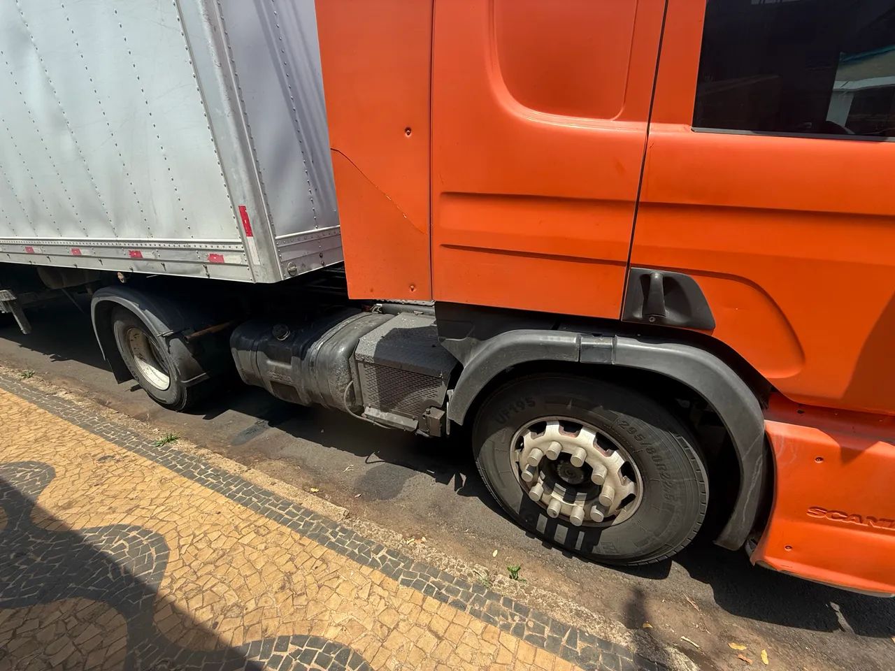 Scania P340 - Ano 2006  - Foto 12