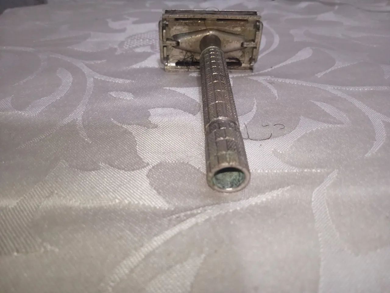 Barbeador antigo de segurança