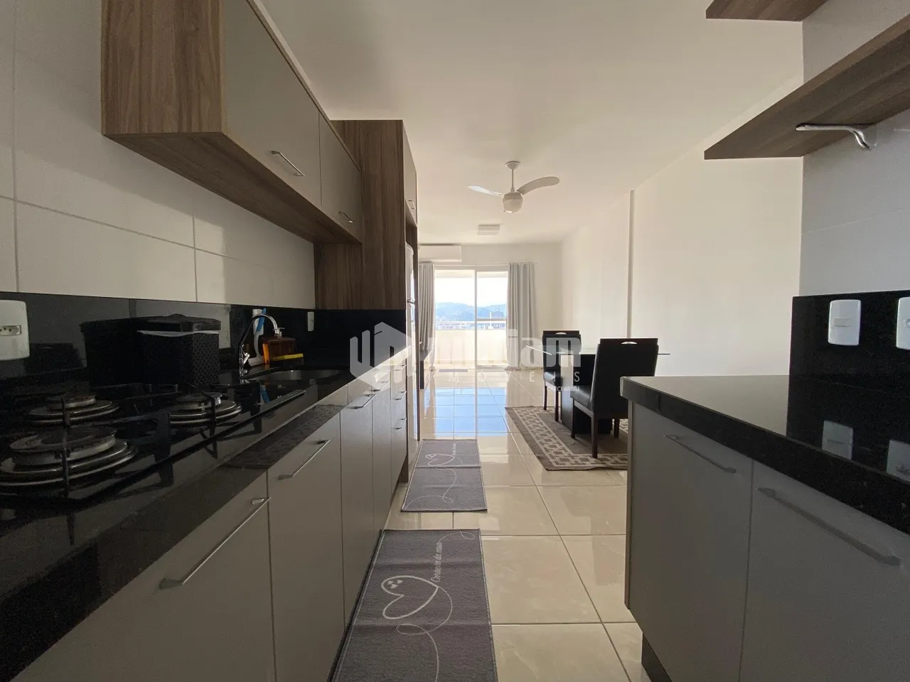 APARTAMENTO SEMI MOBILIADO COM 2 QUARTOS SENDO 1 SUÍTE - SANTA RITA
