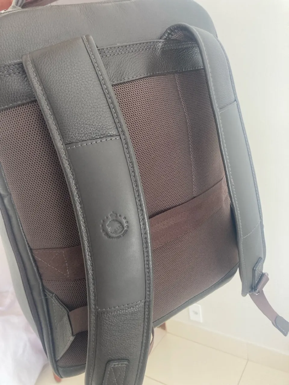 Mochila de Couro Elegante
