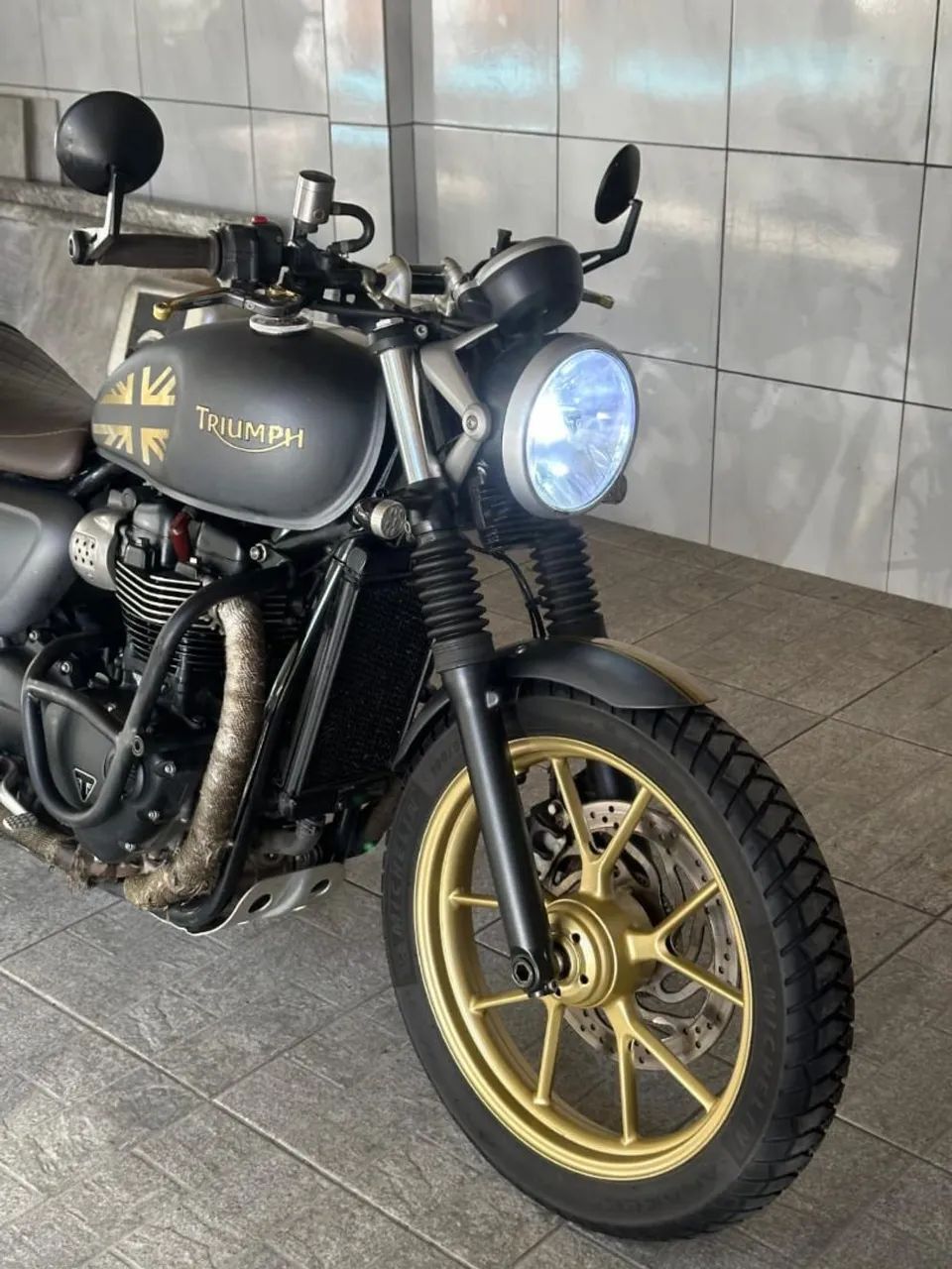 Triumph STREET twin 900cc customizada,com BX KM. - Foto 4