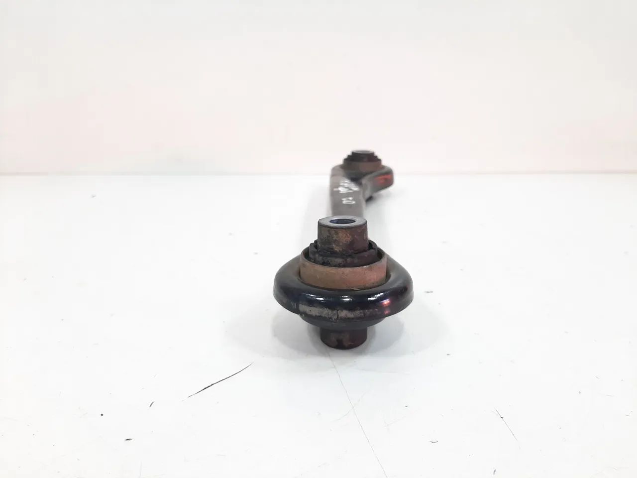 Braço Inf. Suspensão Traseiro Direito Tiguan 2012 A 2017 - Foto 3