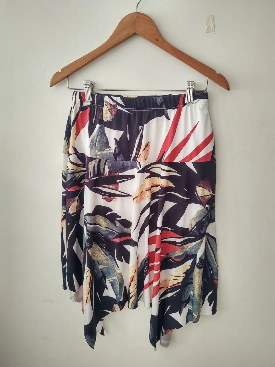Saia estampada com design assimétrico - Foto 3