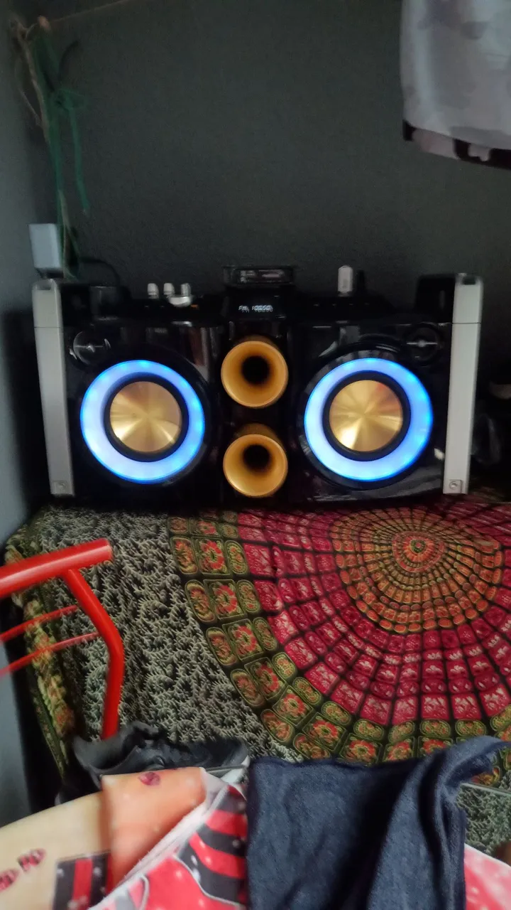 Mini System Philips FWP2000 com Iluminação.