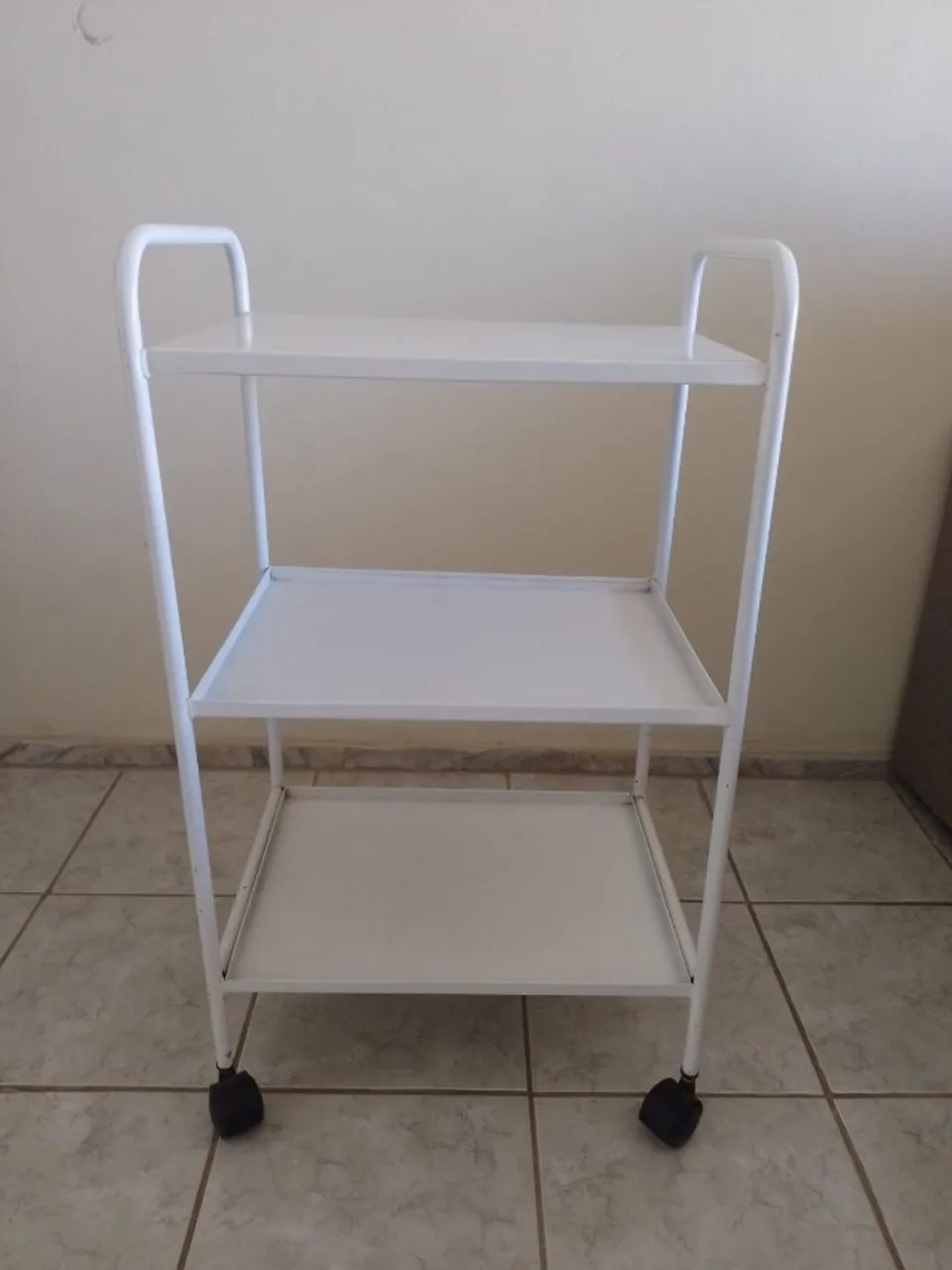 Mesa de apoio para espaço de estética 64297414809731122