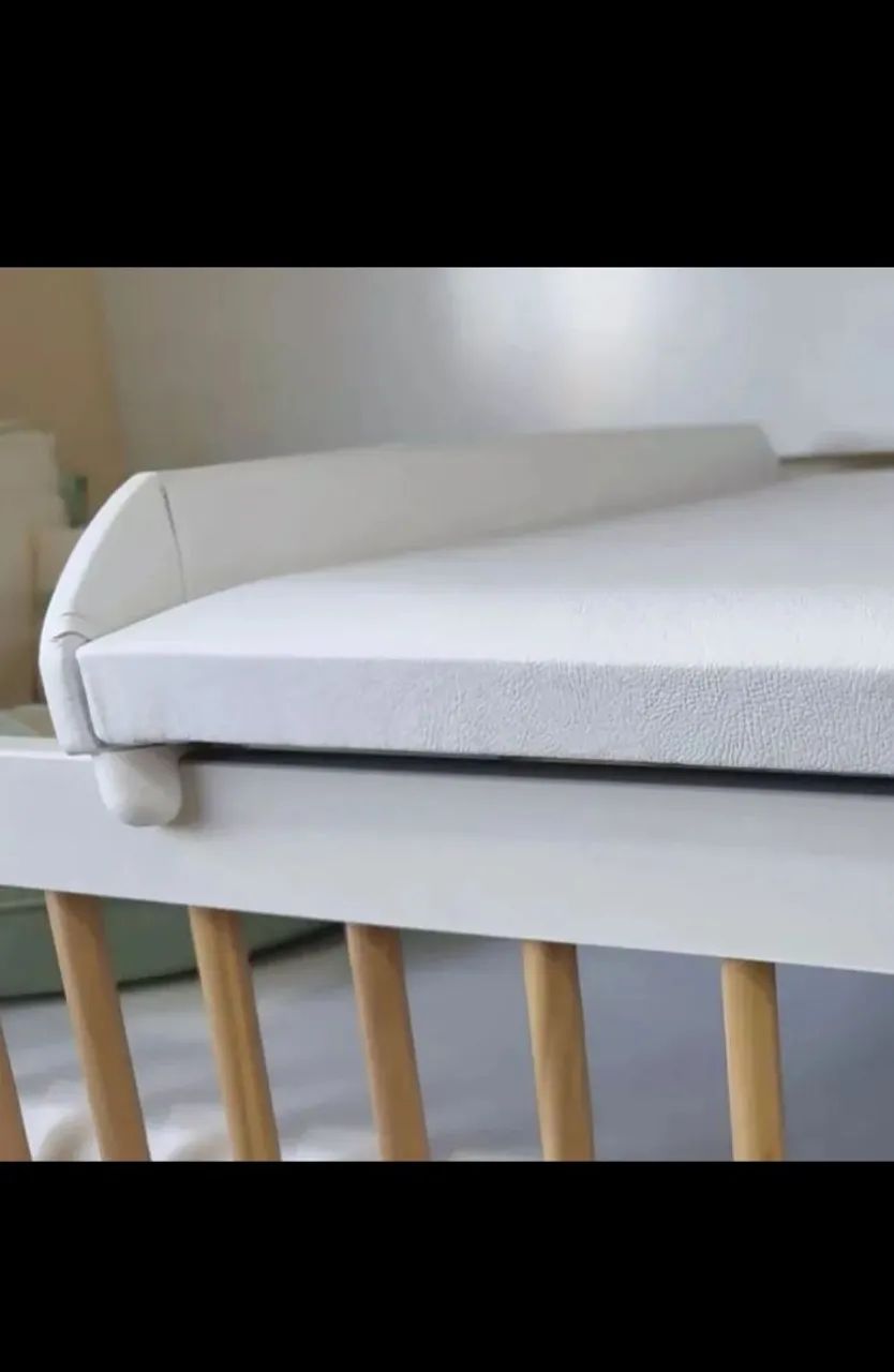 Trocador de berço para bebê com bordas de proteção - Foto 3